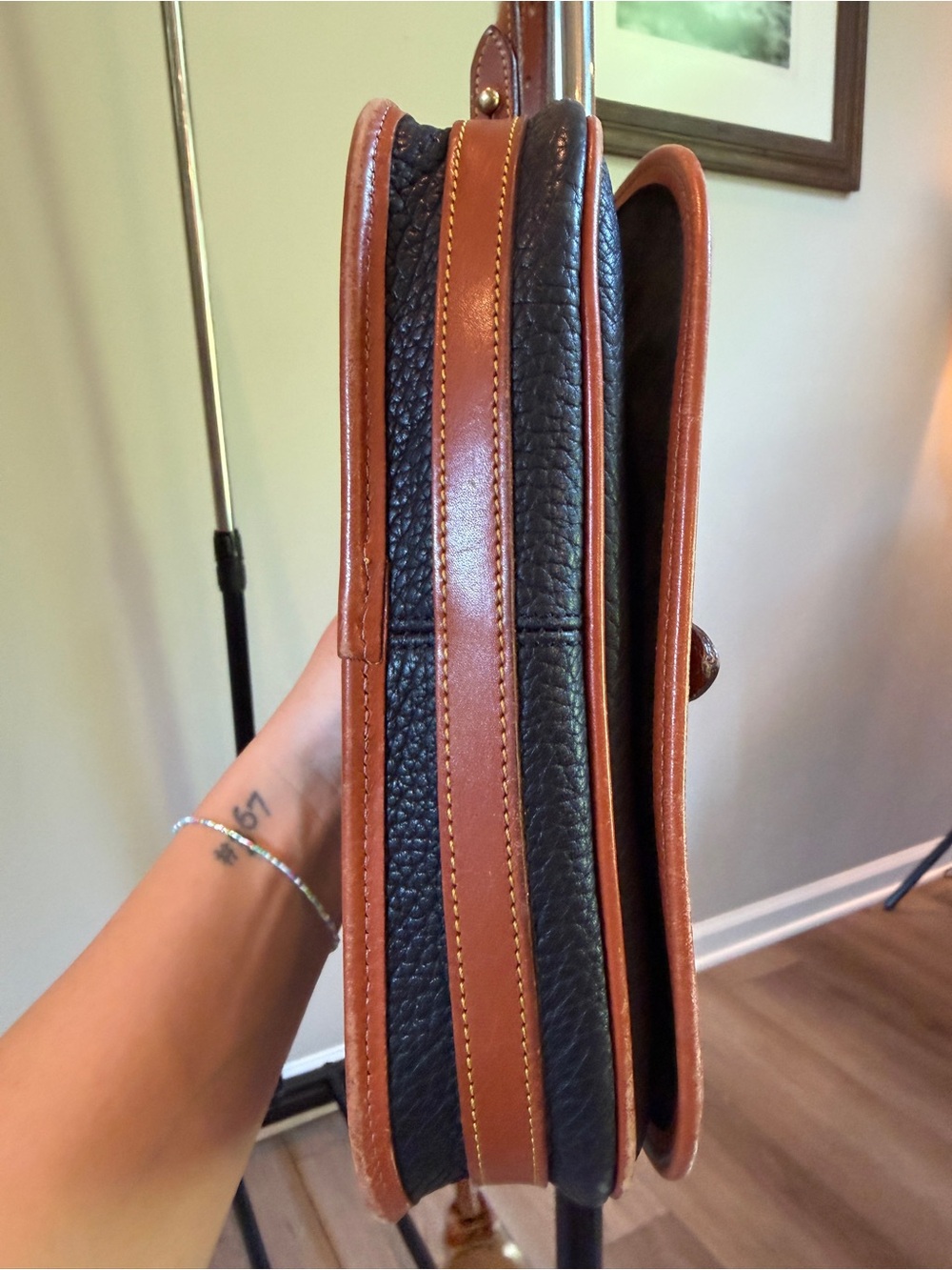 Dooney & Bourke Vintage Equestrian Crossbody Black Brown All Weather Leather - Picture 7 of 7